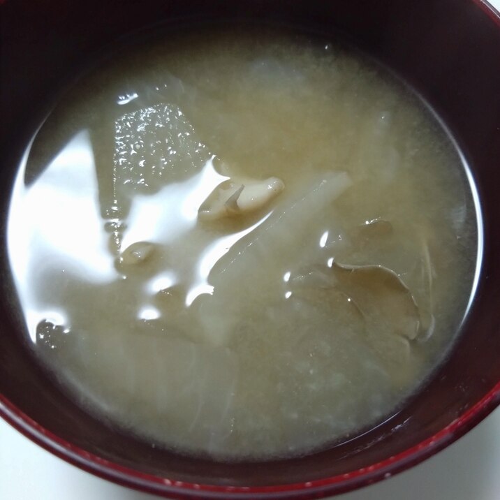 大根と舞茸の味噌汁